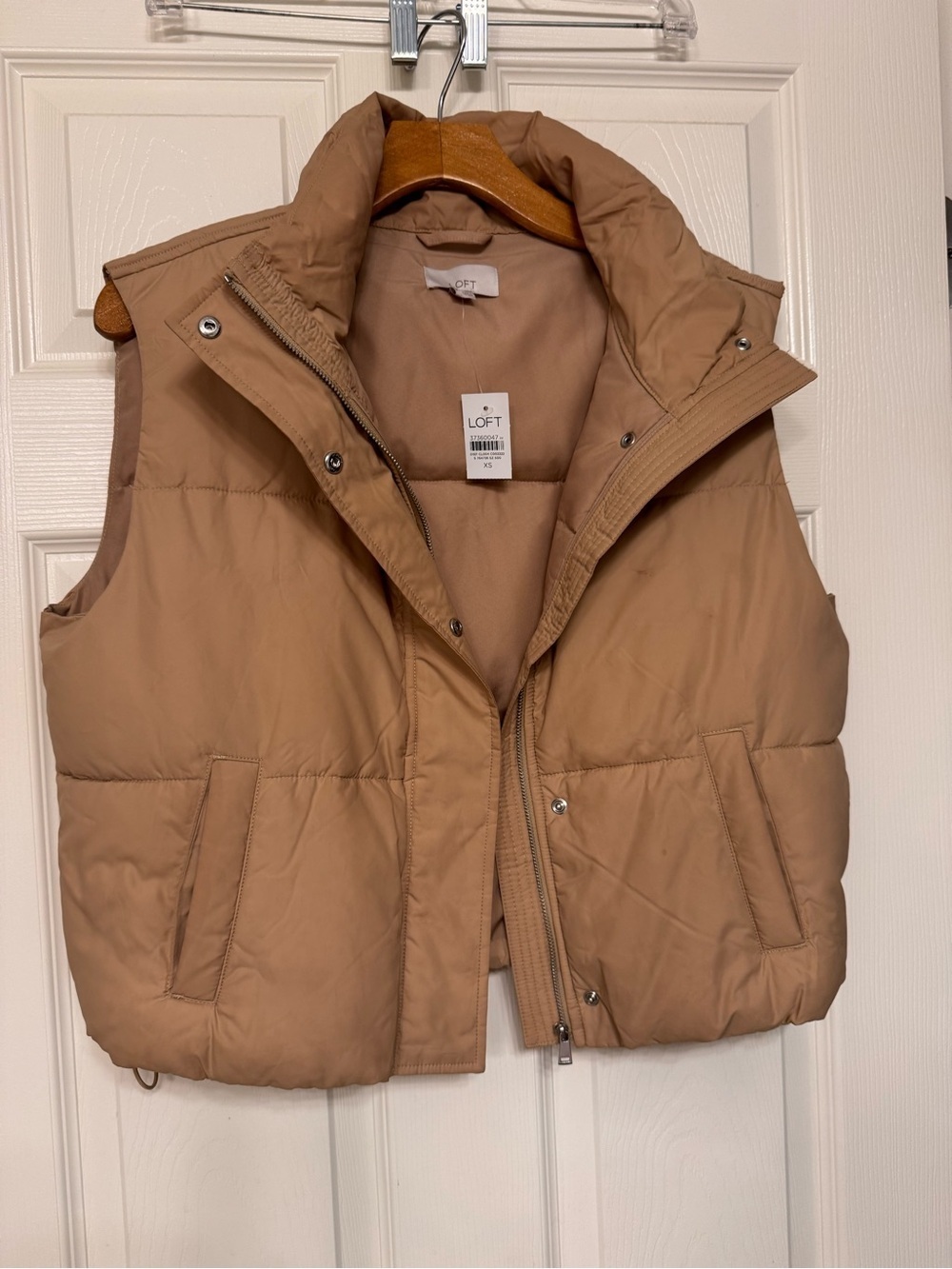 LOFT Quilted Tan Puffer Vest 🪴price is firm 🪴